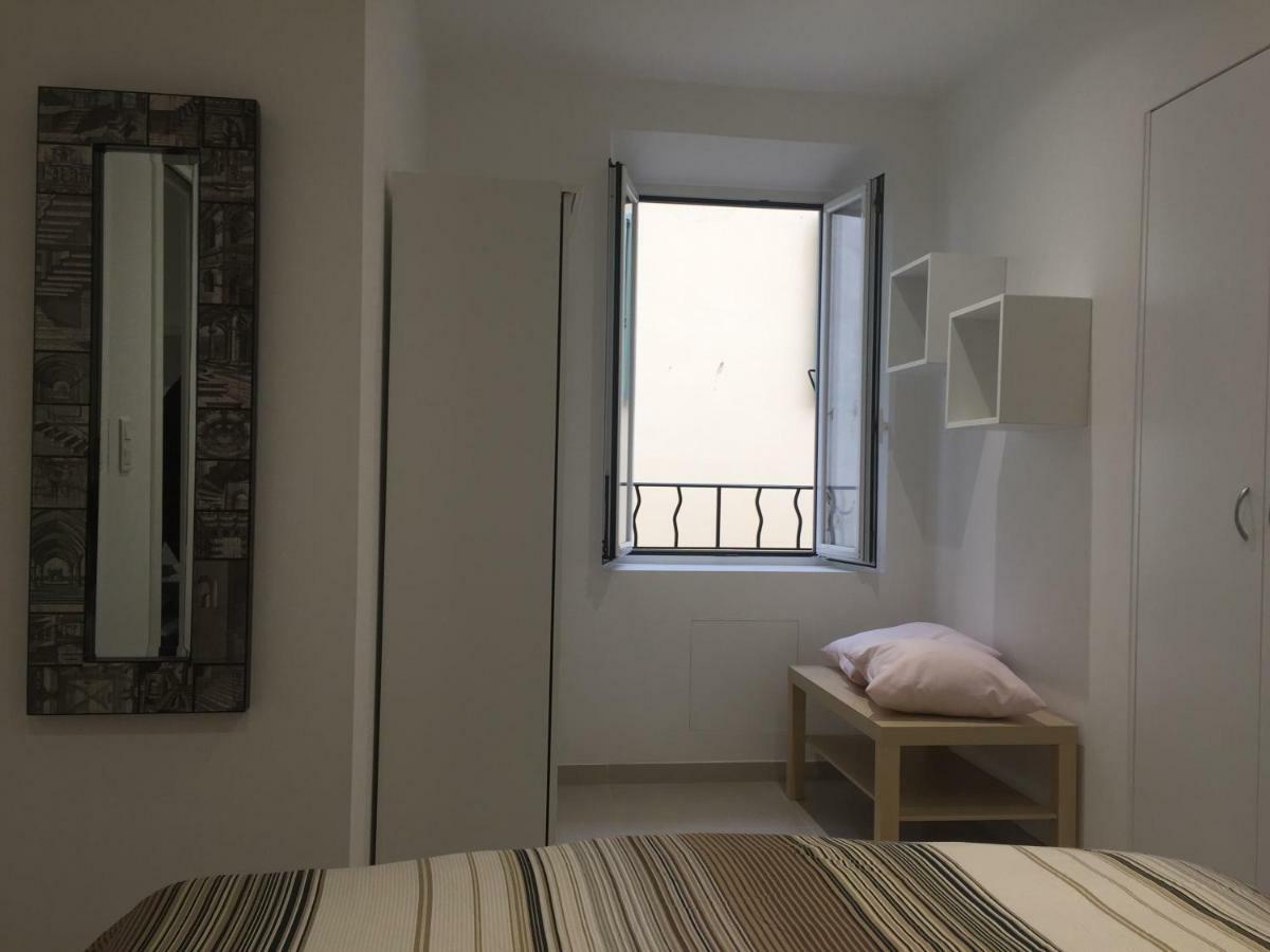 Menton 2 Pieces Climatise A Cote De La Plage Rue Palmaro Exterior foto